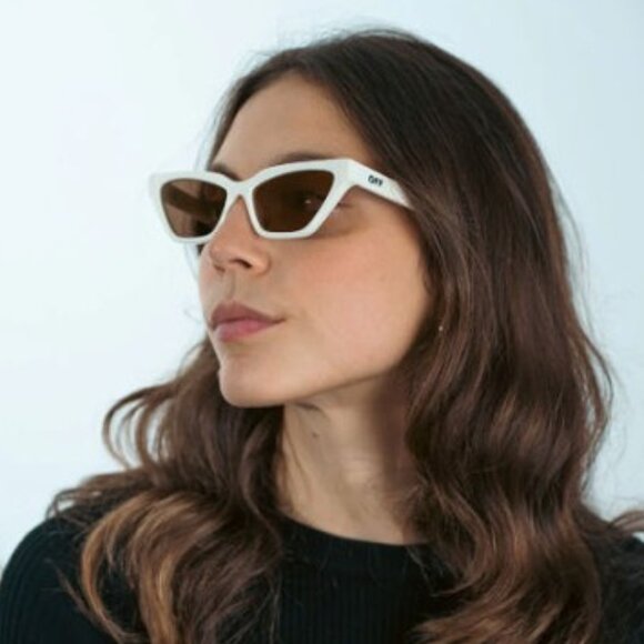 ?️New Off-White OERI13B MADISON 0176 Sunglasses - White Frame, Gold Lenses main image 5